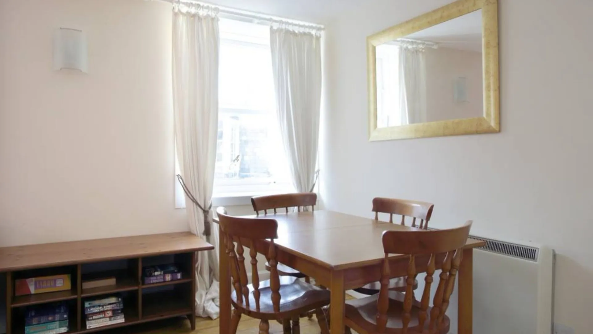2 Bedroom Apartment In City Centre Edinburgh